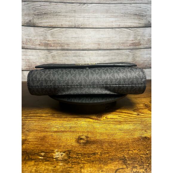 Michael Kors Medium Logo Convertible Crossbody Bag - Picture 6 of 10